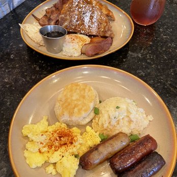 Curio Bistro - French Toast & Eggs s White Cheddar Jalapeño Grits Curio Breakfast - Cajun/Creole Near Me - New Orleans, Louisiana