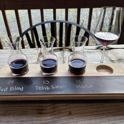 Elysium Botanicals Wines & Vineyard - Tasting flight