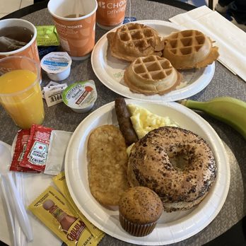 Comfort Inn Humboldt Bay - Complimentary breakfast - Hotels Near Me - Eureka, California Comfort Inn Humboldt Bay - Complimentary breakfast - Hotels Near Me - Eureka, California