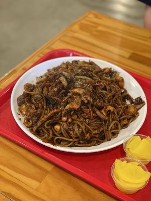 Paik's Noodle by null