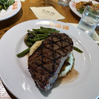 Ulele - NY Strip Steak - huge portion with delicious mashed potatoes - New American Near Me - Tampa, Florida Ulele - NY Strip Steak - huge portion with delicious mashed potatoes - New American Near Me - Tampa, Florida