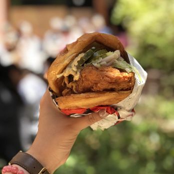 Howlin' Ray's - Best fried chicken sandwich ever - Southern Near Me - Los Angeles, California