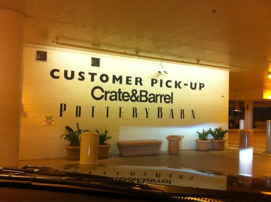 Crate & Barrel by null