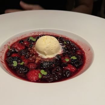Chez Muffy - Special Fruit Dessert - French Near Me - Quebec City, Quebec Chez Muffy - Special Fruit Dessert - French Near Me - Quebec City, Quebec