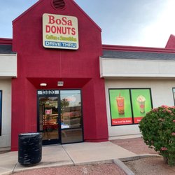 Bosa Donuts - Outside front