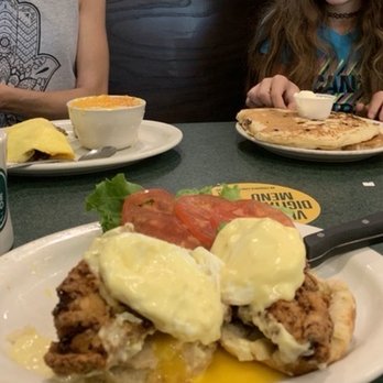 Metro Diner - Fried Chicken Benedict - American Near Me - Altamonte Springs, Florida Metro Diner - Fried Chicken Benedict - American Near Me - Altamonte Springs, Florida