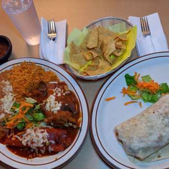 El Metate Cafe - Burrito Vegeteriano, Chili Relleno & Cheese Enchilada - Mexican Near Me - Pasadena, California El Metate Cafe - Burrito Vegeteriano, Chili Relleno & Cheese Enchilada - Mexican Near Me - Pasadena, California