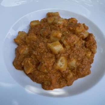 Tra di Noi - Gnocchi Al Ragu ' Di Vitello - 8/10. The sauce was delicious and gnocchi was cooked okay. I wish there were veggies to break up the sauce - Italian Near Me - Malibu, California