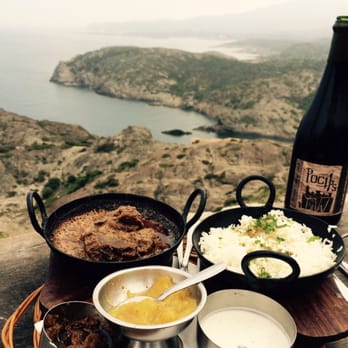 Cap de Creus - Curry de buey con salsas varias y mariado con cervesa artesana Poch - Spanish Near Me - Cadaques, GI