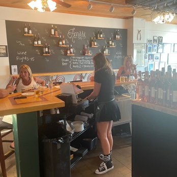 Annata Wine Bar and Cellar - Wine Bars Near Me - Cincinnati, Ohio