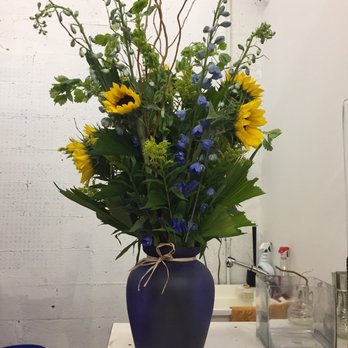 Unlimited Flowers - A sunflower floral arrangement I ordered. Which I love! - Florists Near Me - Miami, Florida Unlimited Flowers - A sunflower floral arrangement I ordered. Which I love! - Florists Near Me - Miami, Florida