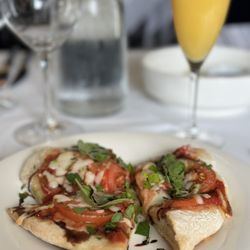 Culinaria Restaurant - This flat bread was worth the carbs