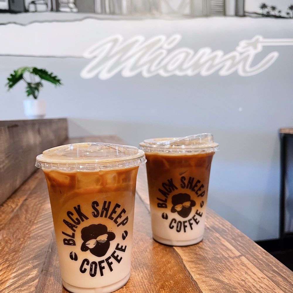 Black Sheep Coffee - Iced Cold Brew Vanilla Latte and Brown Sugar Oat Latter - Coffee & Tea Near Me - Miami, Florida
