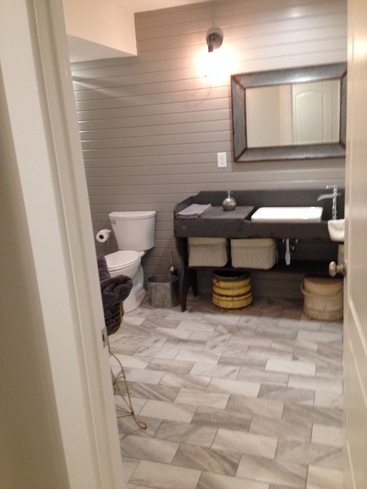 UNITED CARPET OUTLET Updated September 2024 11 Photos 1841 E Ohio