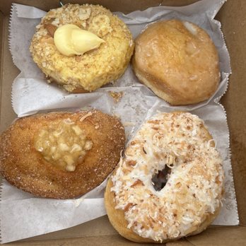 Luke’s Dixie Donuts & Fried Chicken - Coconut, banana pudding, lemon cream, and apple fritter donuts - Donuts Near Me - Jupiter, Florida Luke’s Dixie Donuts & Fried Chicken - Coconut, banana pudding, lemon cream, and apple fritter donuts - Donuts Near Me - Jupiter, Florida