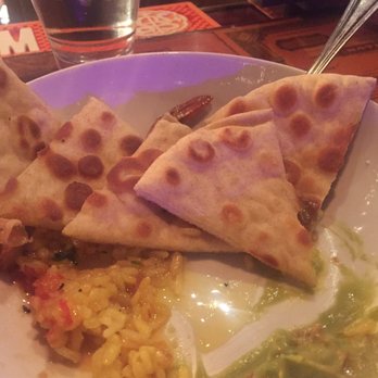 Lola's Lounge - Not sure what the point of the pitta was other than to make the plate look big to justify the price...was cold and obviously grocery grade - Spanish Near Me - Sacramento, California
