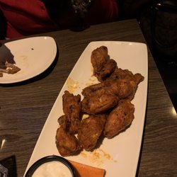 The Oakville Pump & Patio - Buffalo wings