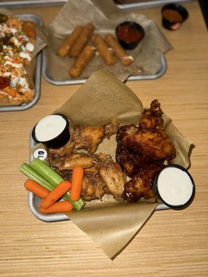 Buffalo Wild Wings by null