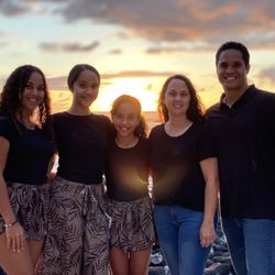 NIU - Continue to present our SMILES of Aloha nui