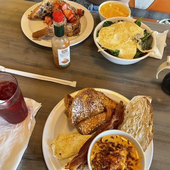 Daily Eats - French Toast, and build your own bowl - New American Near Me - Tampa, Florida Daily Eats - French Toast, and build your own bowl - New American Near Me - Tampa, Florida