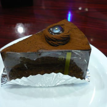 Beard Papa's - chocolate cake - Desserts Near Me - Los Angeles, California