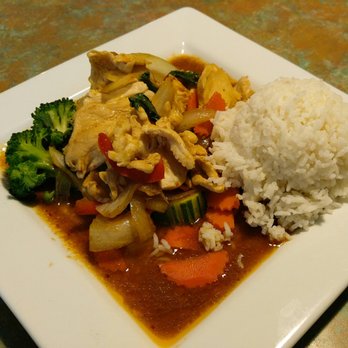 Thai Cafe - Chicken pad basil - Thai Near Me - Orlando, Florida Thai Cafe - Chicken pad basil - Thai Near Me - Orlando, Florida