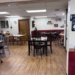 Michael's Deli - Dining area