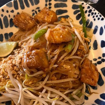 Valla Table - Mom's Pad Thai - Thai Near Me - New York, New York Valla Table - Mom's Pad Thai - Thai Near Me - New York, New York