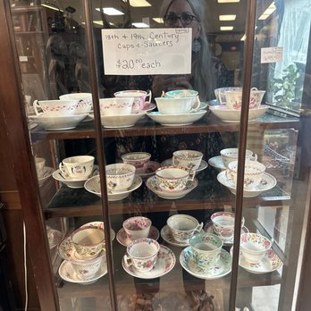 Charlies Antiques - Antiques Near Me - Williamsburg, Virginia Charlies Antiques - Antiques Near Me - Williamsburg, Virginia