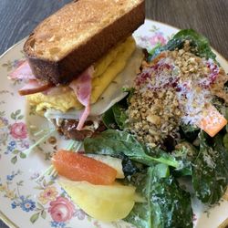 Eggie Cafe