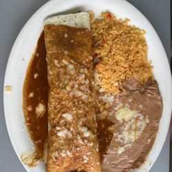 Plato Feliz Bar & Grill - Burrito