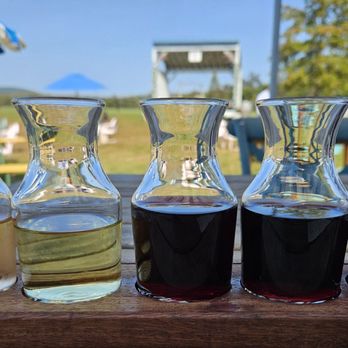 Merrie Mill Farm & Vineyard - Wine Tasting Room Near Me - Keswick, Virginia