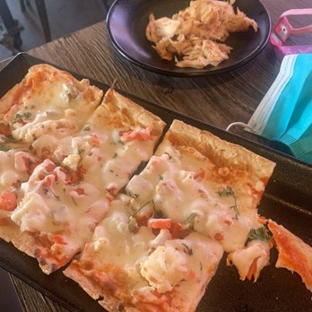 Lookout Tavern - Buffalo Chicken flatbread - Cocktail Bars Near Me - Phoenix, Arizona Lookout Tavern - Buffalo Chicken flatbread - Cocktail Bars Near Me - Phoenix, Arizona