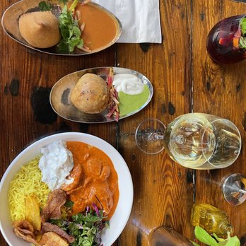 Pondicheri - Butter chicken and samosas - Indian Near Me - Houston, Texas Pondicheri - Butter chicken and samosas - Indian Near Me - Houston, Texas