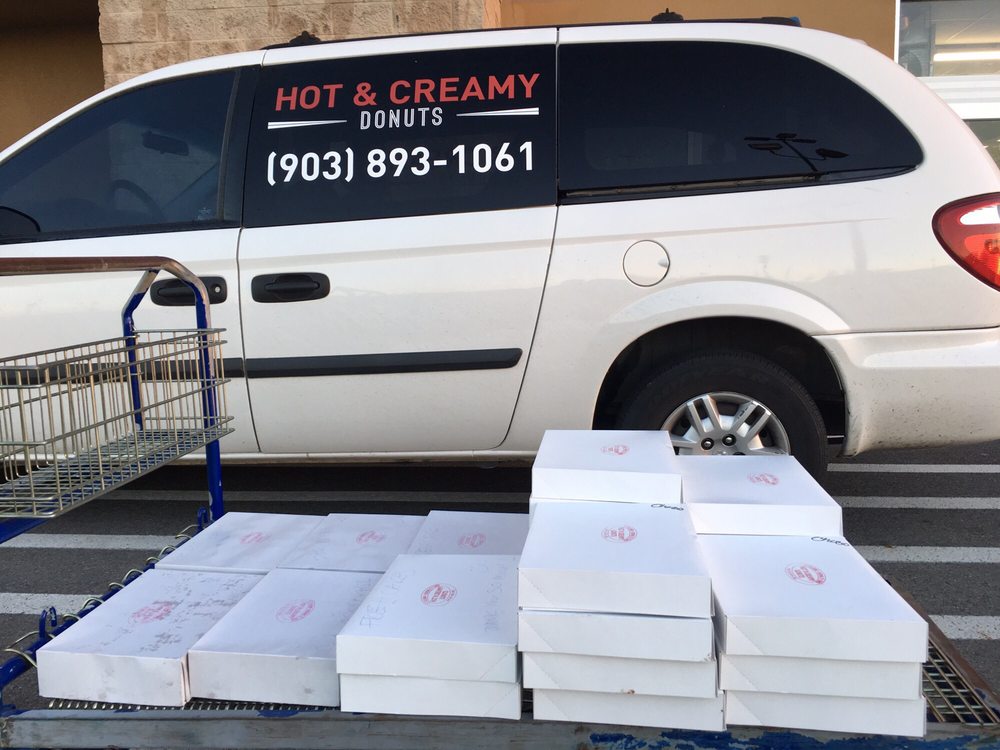 Hot & Creamy Donuts Logo