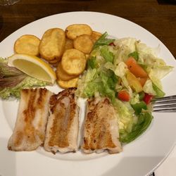 La Copa - My wife's choice. Fillets from sole with chips and salad.