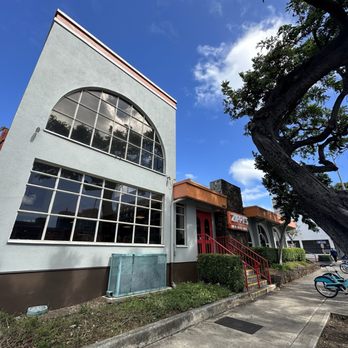 Zippy's Makiki - Outside - Diners Near Me - Honolulu, Hawaii Zippy's Makiki - Outside - Diners Near Me - Honolulu, Hawaii