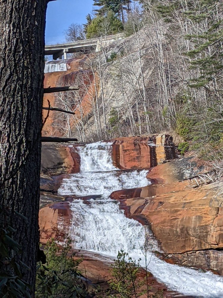 Toxaway Falls Logo