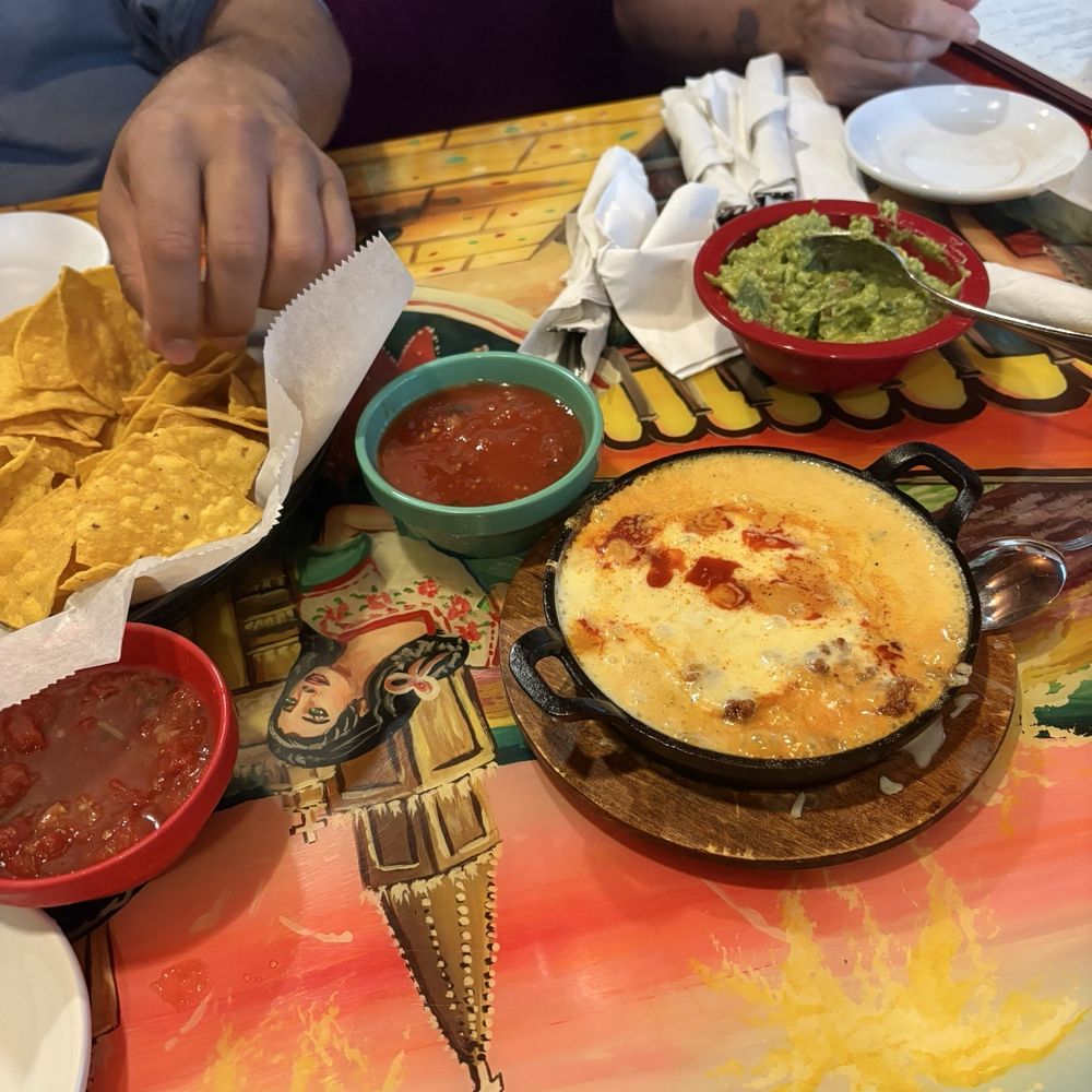 La Tonalteca - Chorizo con queso - Mexican Near Me - Millsboro, Delaware