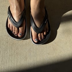 Duke's Nails & Spa - Love my toes.