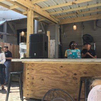 Leeland House - DJ. - Breakfast & Brunch Near Me - Houston, Texas
