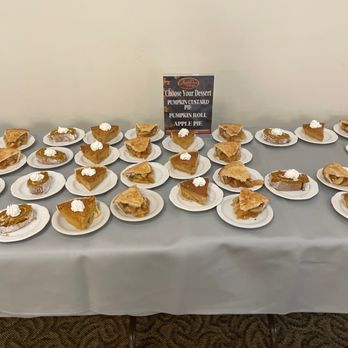 Amish Door Restaurant - a table of pies - Desserts Near Me - Wilmot, Ohio Amish Door Restaurant - a table of pies - Desserts Near Me - Wilmot, Ohio