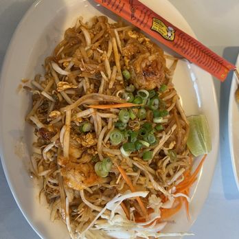 Taste of Thai - Shrimp Pad Thai - Thai Near Me - Hoffman Estates, Illinois