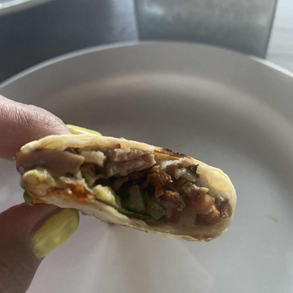 La Esperanza - Taco de pato - Mediterranean Near Me - Asufre, BCN La Esperanza - Taco de pato - Mediterranean Near Me - Asufre, BCN