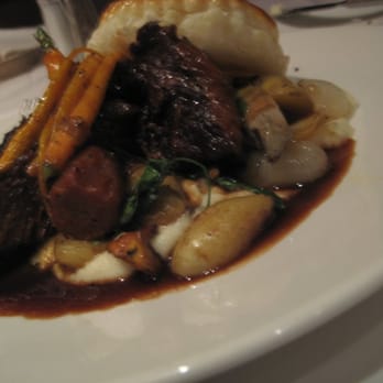 Checkers Downtown - Braised Beef Pot Pie - Bars Near Me - Los Angeles, California
