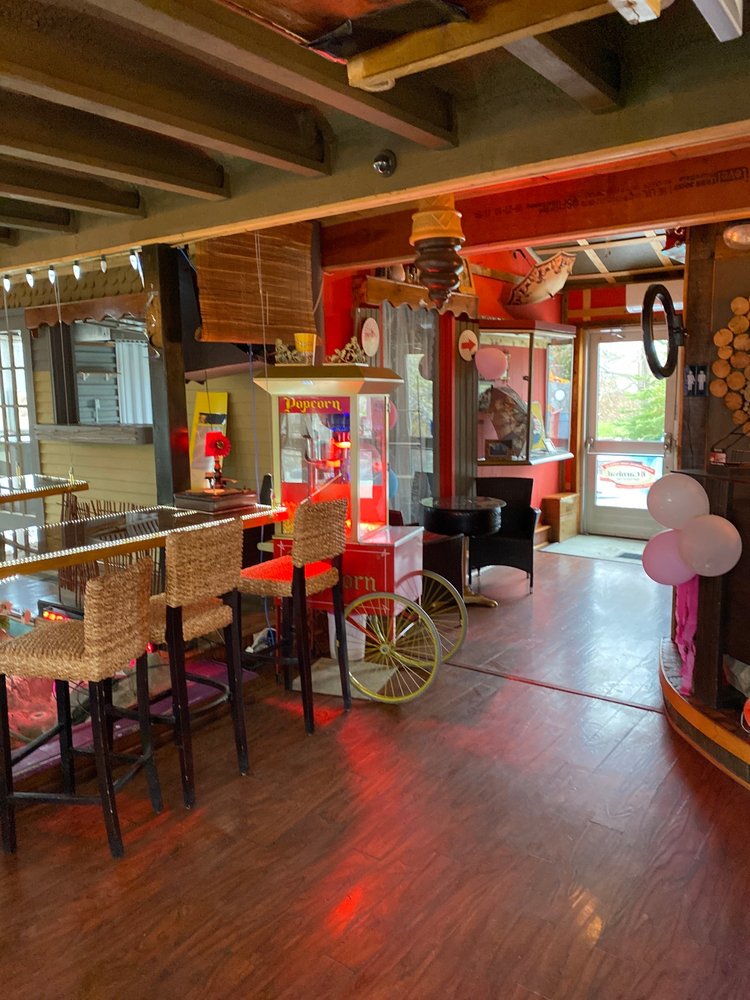 L’IGLOO PETITROCHER Updated September 2024 564 Rue Principale, PetitRocher, New Brunswick