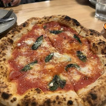 L’Onore Pizza - Margherita - Pizza Near Me - New Westminster, British Columbia L’Onore Pizza - Margherita - Pizza Near Me - New Westminster, British Columbia