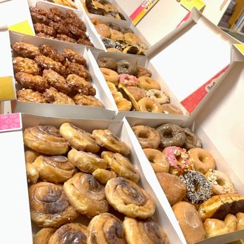 Master Donuts - a variety of doughnuts in boxes - Donuts Near Me - Clinton, Tennessee Master Donuts - a variety of doughnuts in boxes - Donuts Near Me - Clinton, Tennessee