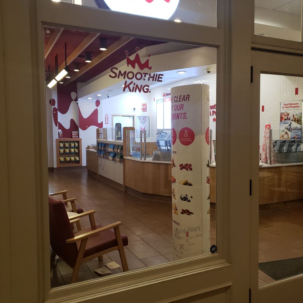 Smoothie King - What in the photo at 5:30 on a sunday evening? 1 Dec. 2019. Not a damn employee in sight - Juice Bars & Smoothies Near Me - Rockville, Maryland Smoothie King - What in the photo at 5:30 on a sunday evening? 1 Dec. 2019. Not a damn employee in sight - Juice Bars & Smoothies Near Me - Rockville, Maryland