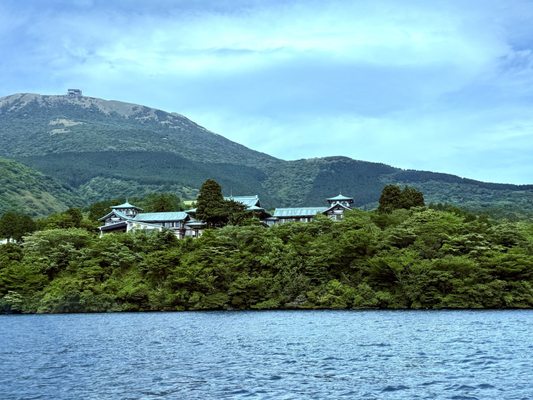 Lake Ashi by null